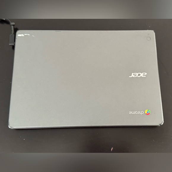 Acer Chromebook C720 [With Charger] - Picture 1 of 7